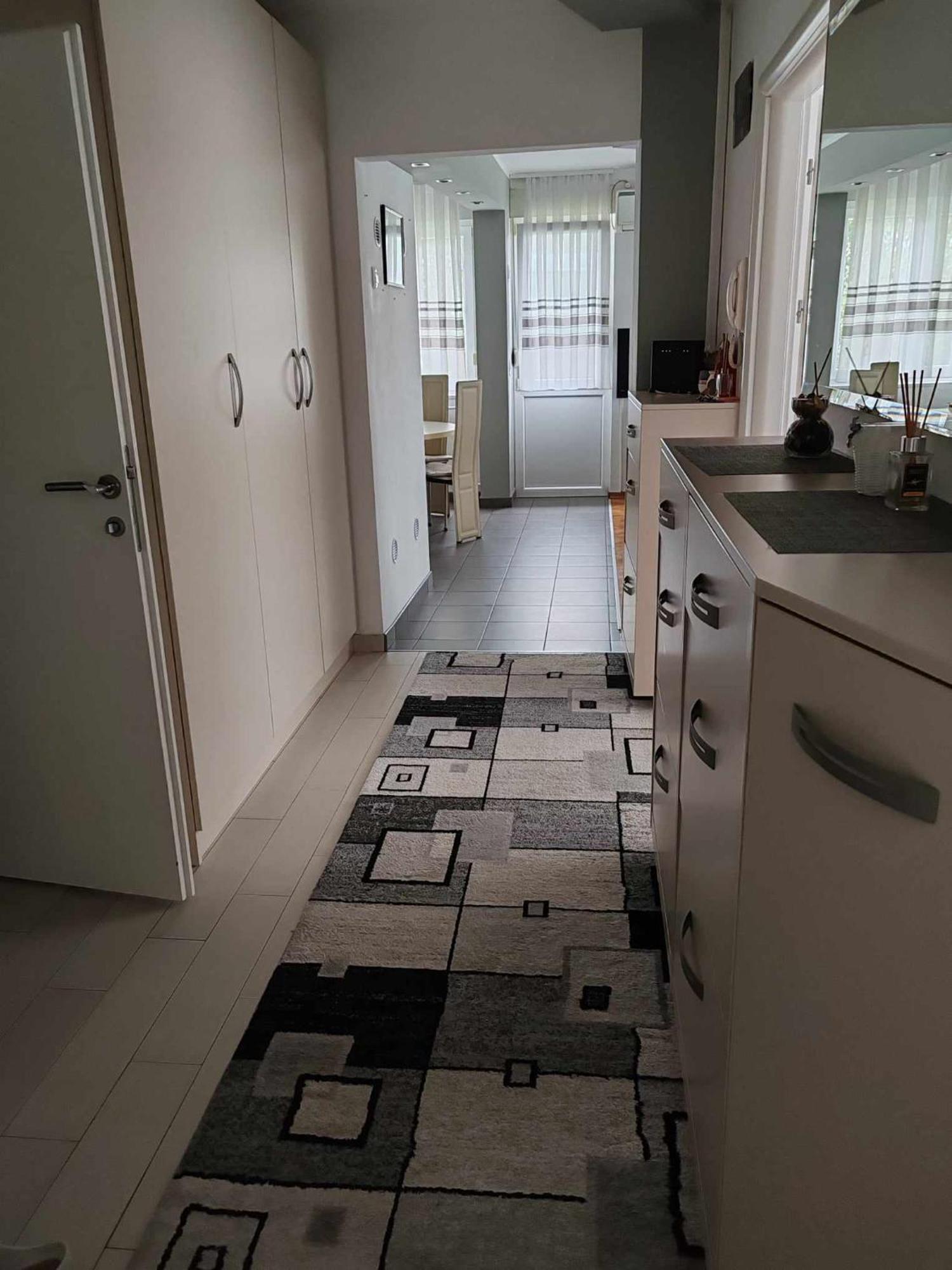 Tina Apartment Karlovac Exterior photo